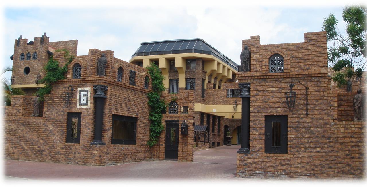 Emalahleni Castle Hotel Witbank Exterior photo